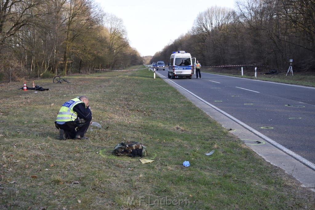 Schwerer VU Krad Fahrrad Koeln Porz Alte Koelnerstr P200.JPG - Miklos Laubert